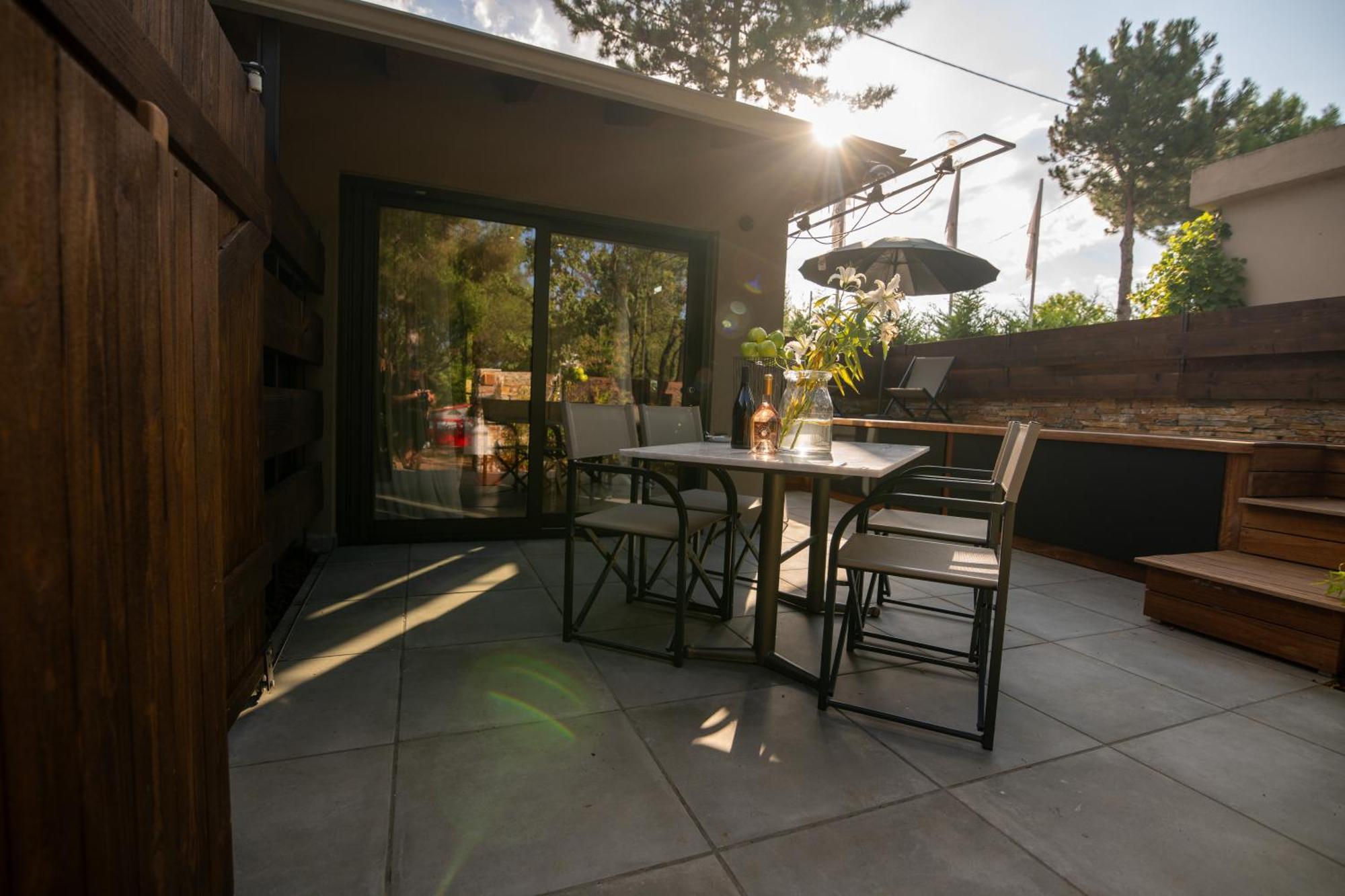 Sylvia Camping & Luxury Suites, Panel Hospitality Homes & Villas Litochoro Exterior photo